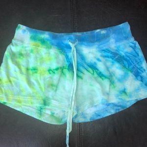 Tie dye low rise terry clothe shorts